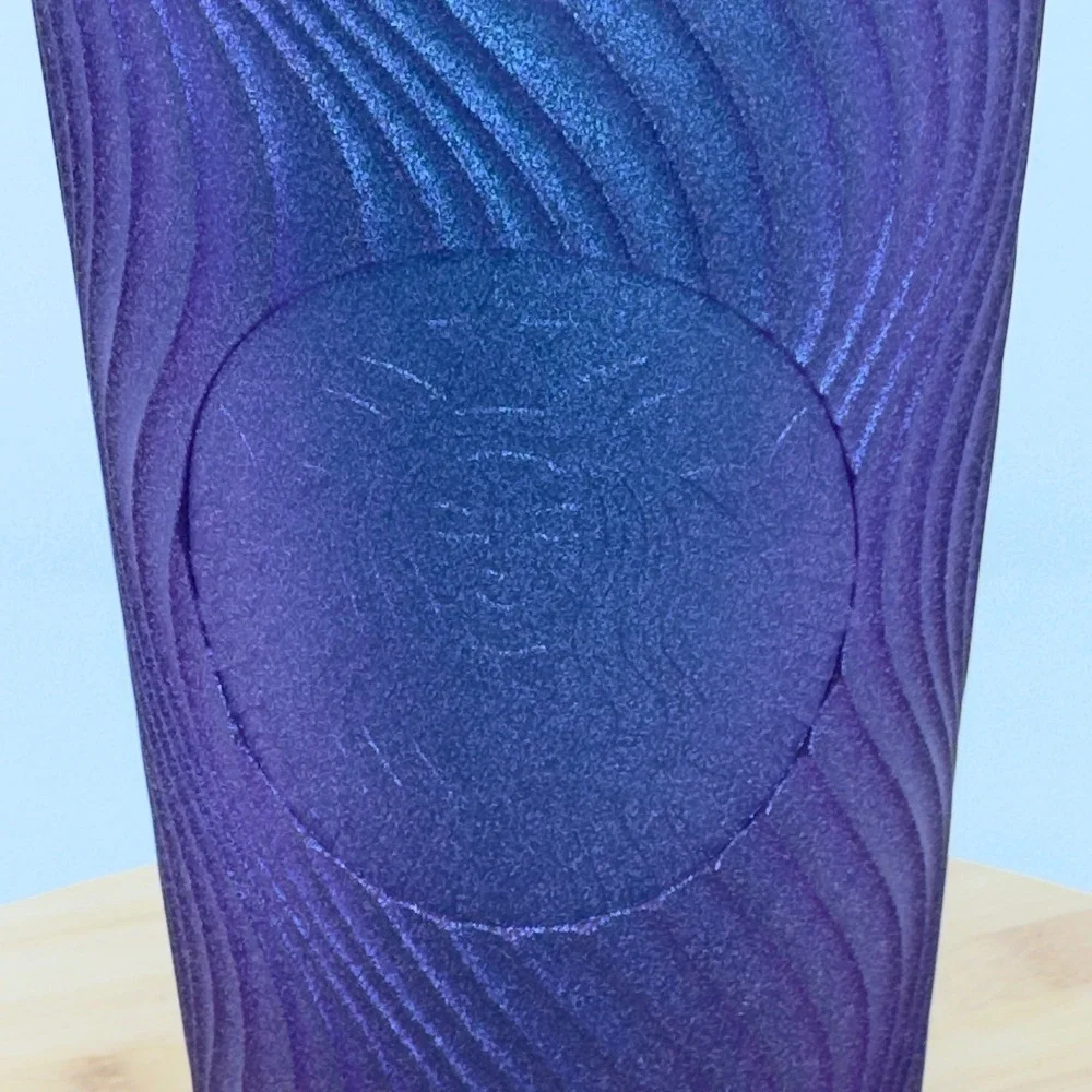 Starbucks 24 oz Purple Iridescent Wavy Texture Venti Cold Cup Tumbler NEW EUC